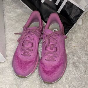 Lululemon women’s chargefeel low 2